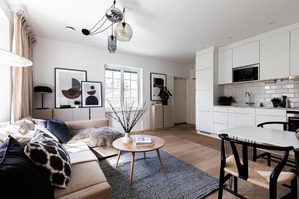 Beautiful And Modern Accommodation Near Stockholm City Eksteriør bilde